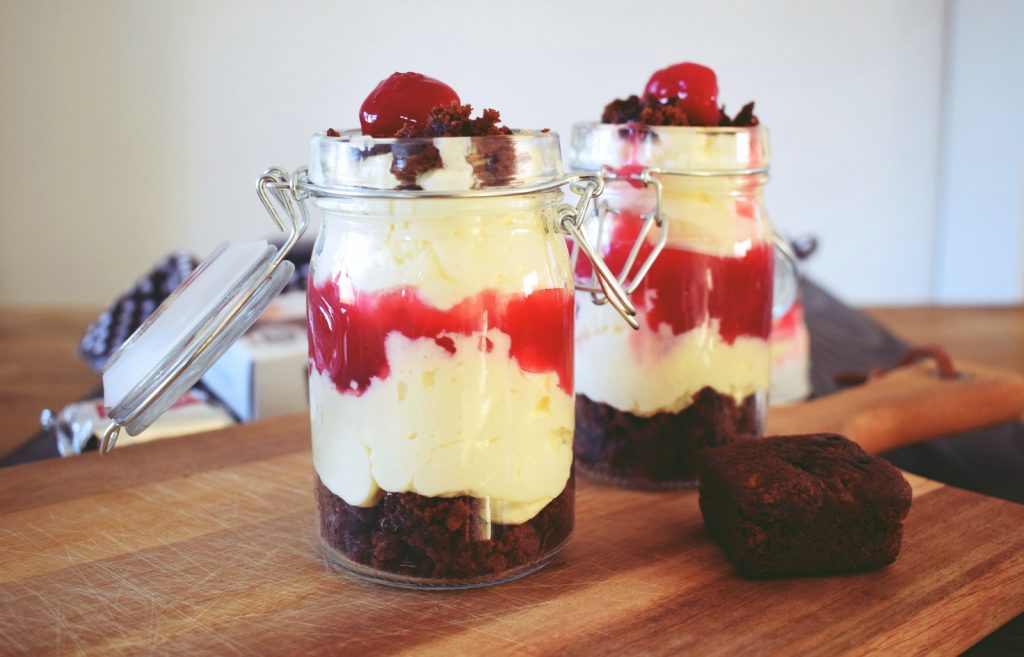 BrownieHimbeere Dessert im Glas Unalife