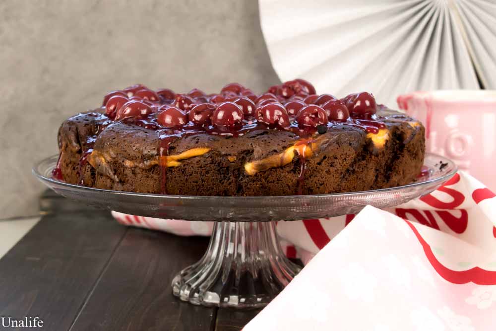 Schoko Kirsch Kuchen mit Vanille-Quark Füllung | Unalife